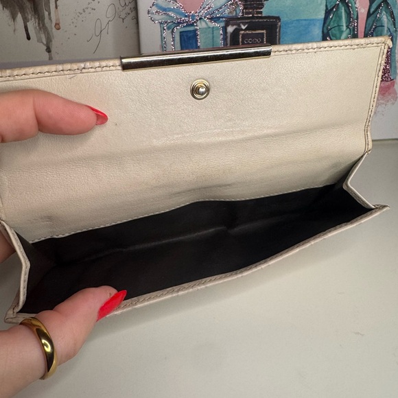 Gucci Cream Wallet - Picture 7 of 11